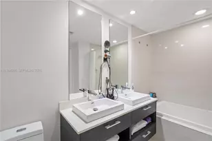 45 SW 9th St, Miami, FL 33130 - Photo 22