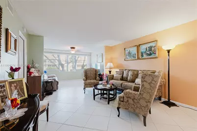 10834 W Clairmont Cir #204, Tamarac, FL 33321 - Photo 4