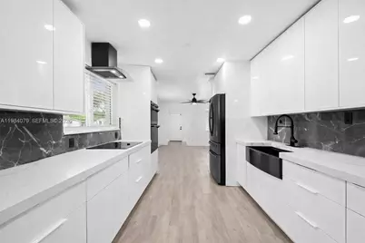 5721 SW 38 Ct #5721, Davie, FL 33314 - Photo 6