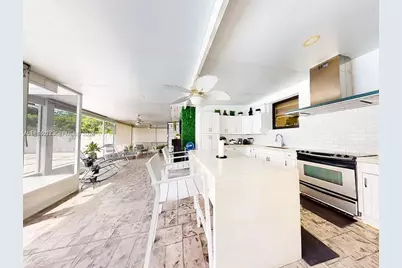 1220 NW 37th Ave #0, Miami, FL 33125 - Photo 4