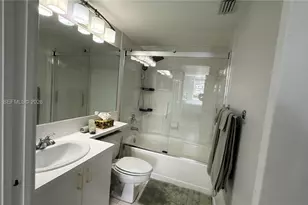 19701 E Country Club Dr, Aventura, FL 33180 - Photo 12