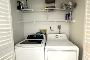 19701 E Country Club Dr, Aventura, FL 33180 - Photo 14