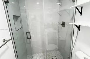 4021 NW 6th St, Miami, FL 33126 - Photo 4