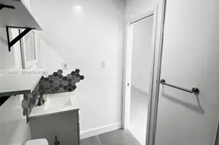 4021 NW 6th St, Miami, FL 33126 - Photo 6