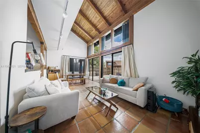 10141 Woodbury Ct, Pembroke Pines, FL 33026 - Photo 10