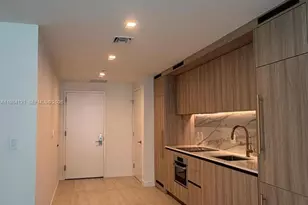 99 SE 5th St, Miami, FL 33131 - Photo 18