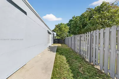 9756 SW 222nd St, Cutler Bay, FL 33190 - Photo 32