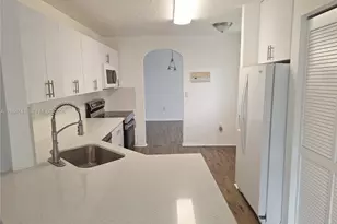 446 Lakeside Cir, Sunrise, FL 33326 - Photo 6