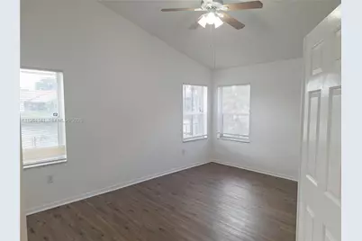 446 Lakeside Cir, Sunrise, FL 33326 - Photo 8