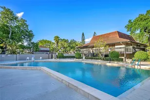 605 Ives Dairy Rd, Miami, FL 33179 - Photo 30