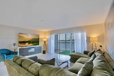 605 Ives Dairy Rd #305-7, Miami, FL 33179 - Photo 8