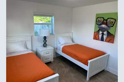 6900 SW 3rd St, Pembroke Pines, FL 33023 - Photo 10