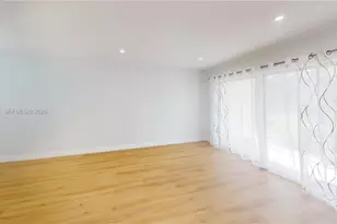 8846 W McNab Rd, Tamarac, FL 33321 - Photo 14