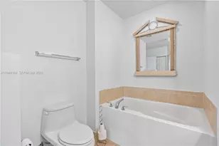 3001 NE 185th St, Aventura, FL 33180 - Photo 40