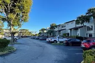 10060 NW 9th St Cir, Miami, FL 33172 - Photo 4