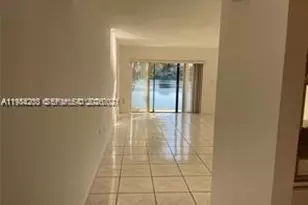 10060 NW 9th St Cir, Miami, FL 33172 - Photo 6
