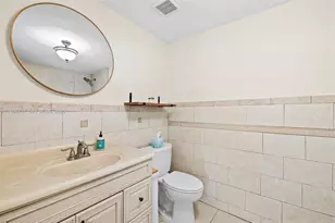 1431 NE 32nd Pl, Pompano Beach, FL 33064 - Photo 20