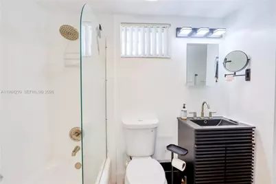 201 NW 7th St #307, Miami, FL 33136 - Photo 4