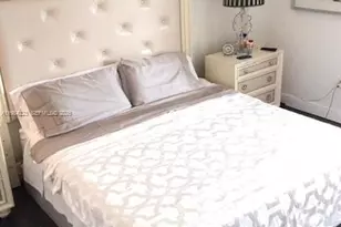 3701 N Country Club Dr, Aventura, FL 33180 - Photo 24