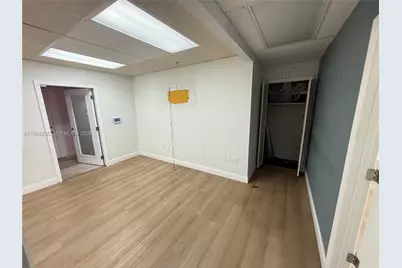 810 NE 125th St, North Miami, FL 33161 - Photo 6