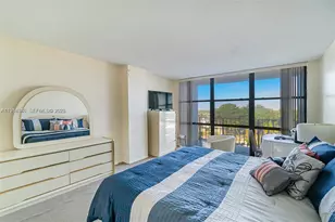 800 Parkview Dr, Hallandale Beach, FL 33009 - Photo 14