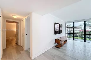 1000 Parkview Dr, Hallandale Beach, FL 33009 - Photo 10