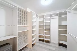 1000 Parkview Dr, Hallandale Beach, FL 33009 - Photo 38