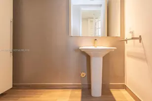 1300 Brickell Bay Dr, Miami, FL 33131 - Photo 30