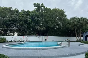 9440 Fontainebleau Blvd, Miami, FL 33172 - Photo 8