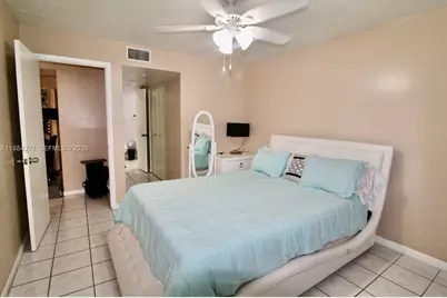 9440 Fontainebleau Blvd #503, Miami, FL 33172 - Photo 4