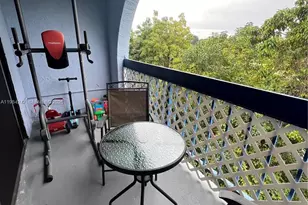 9440 Fontainebleau Blvd, Miami, FL 33172 - Photo 14