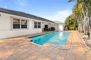 15425 SW 114th St, Miami, FL 33196 - Photo 2