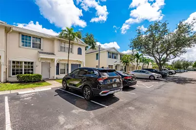 4914 SW 31st Ter #8, Dania Beach, FL 33312 - Photo 1