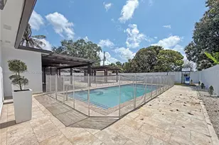 660 S Biscayne River Dr, Miami, FL 33169 - Photo 40