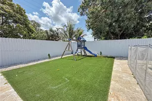 660 S Biscayne River Dr, Miami, FL 33169 - Photo 42