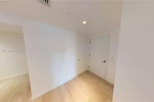 55 SW 9th St, Miami, FL 33130 - Photo 14