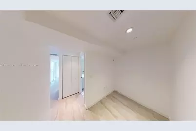 55 SW 9th St #2010, Miami, FL 33130 - Photo 18