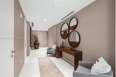 300 Biscayne Boulevard Way #2601E, Miami, FL 33131 - Photo 8