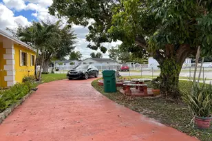 12135 SW 182nd Terrace, Miami, FL 33177 - Photo 2