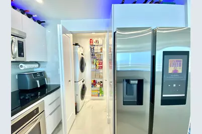 253 NE 2nd St #2703, Miami, FL 33132 - Photo 12