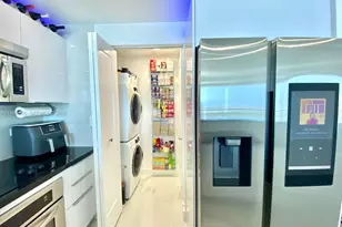 253 NE 2nd St, Miami, FL 33132 - Photo 12