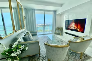 253 NE 2nd St, Miami, FL 33132 - Photo 2