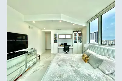 253 NE 2nd St #2703, Miami, FL 33132 - Photo 14
