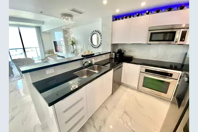 253 NE 2nd St #2703, Miami, FL 33132 - Photo 10