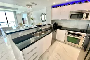 253 NE 2nd St, Miami, FL 33132 - Photo 10