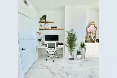 253 NE 2nd St #2703, Miami, FL 33132 - Photo 20