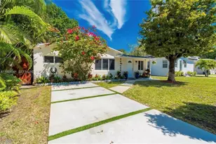 222 SW 7th St, Dania Beach, FL 33004 - Photo 2