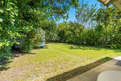222 SW 7th St, Dania Beach, FL 33004 - Photo 22