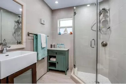 222 SW 7th St, Dania Beach, FL 33004 - Photo 28