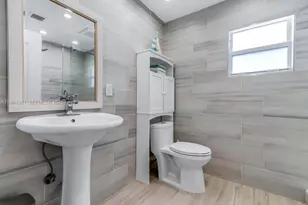 222 SW 7th St, Dania Beach, FL 33004 - Photo 22